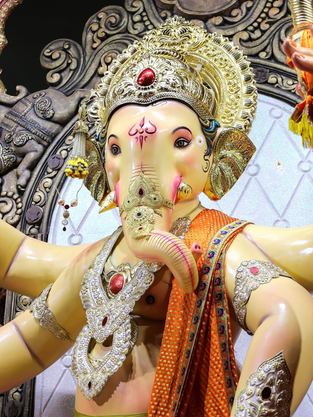 Macro Gold Filigree